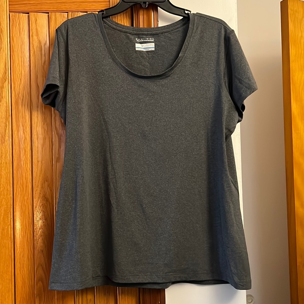 Columbia women’s shirt